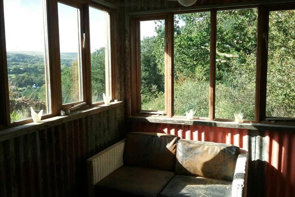 Foxesden, Unique Eco Cabin, Dartmoor Views South Brent エクステリア 写真
