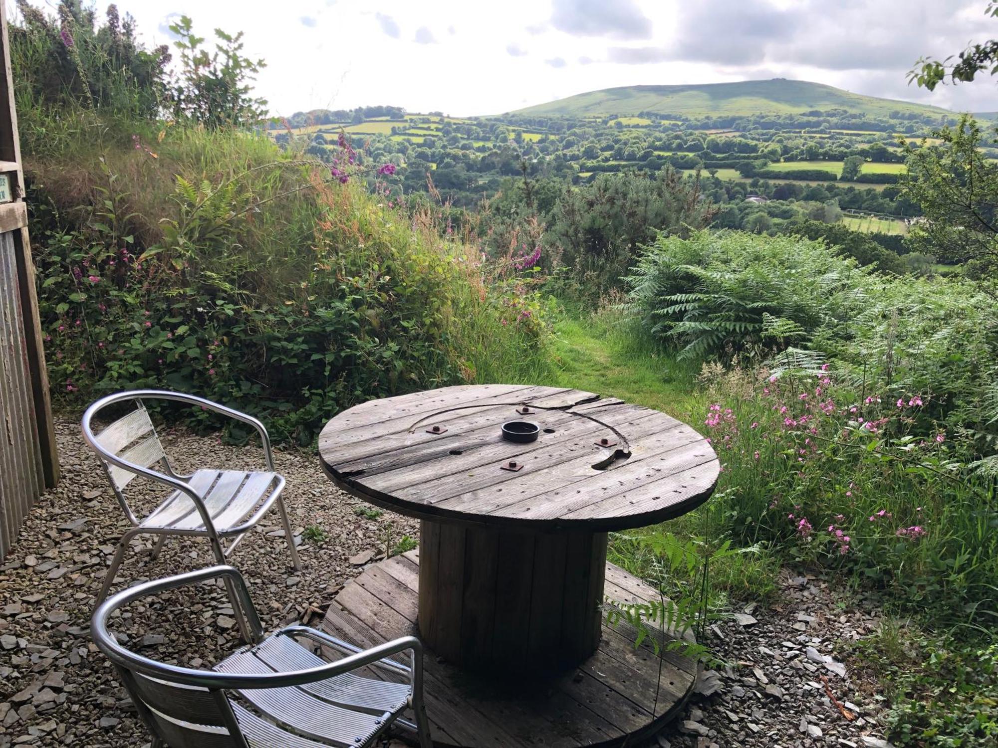 Foxesden, Unique Eco Cabin, Dartmoor Views South Brent エクステリア 写真